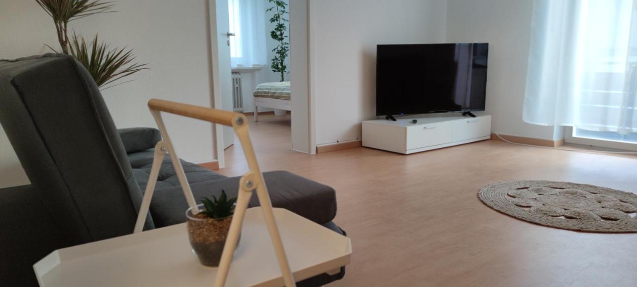 Schoene Und Optimal Gelegene Wohnung Og Weisskirchen Buitenkant foto
