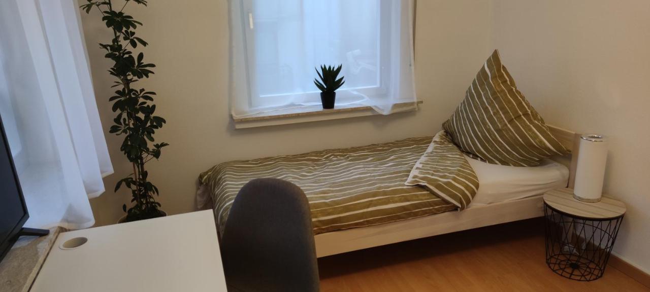 Schoene Und Optimal Gelegene Wohnung Og Weisskirchen Buitenkant foto