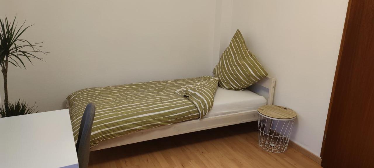 Schoene Und Optimal Gelegene Wohnung Og Weisskirchen Buitenkant foto